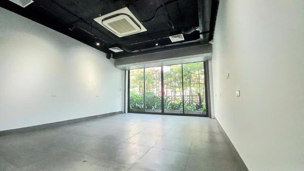 Mặt Tiền 9.4m - Tòa Nhà 8 Tầng Nguyễn Chí Thanh - Cơ Hội Đầu Tư Vàng