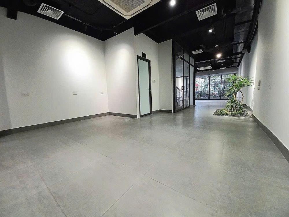 Mặt Tiền 9.4m - Tòa Nhà 8 Tầng Nguyễn Chí Thanh - Cơ Hội Đầu Tư Vàng