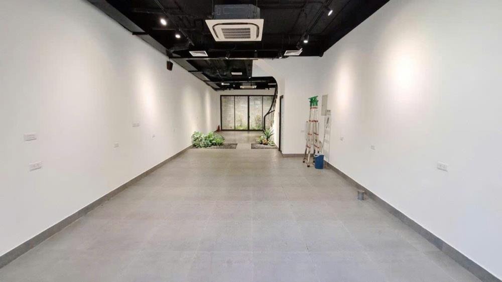 Mặt Tiền 9.4m - Tòa Nhà 8 Tầng Nguyễn Chí Thanh - Cơ Hội Đầu Tư Vàng