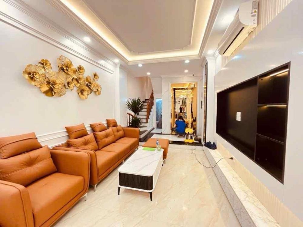 Nhà Phố Hiện Đại 5 Tầng, Gara Ô Tô, Ngõ Rộng - Giá 14 Tỷ