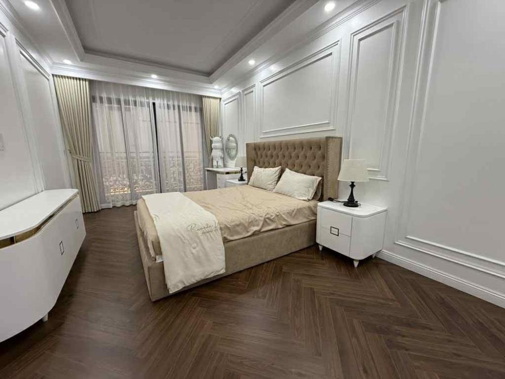 Nhà Phố Hiện Đại 5 Tầng, Gara Ô Tô, Ngõ Rộng - Giá 14 Tỷ