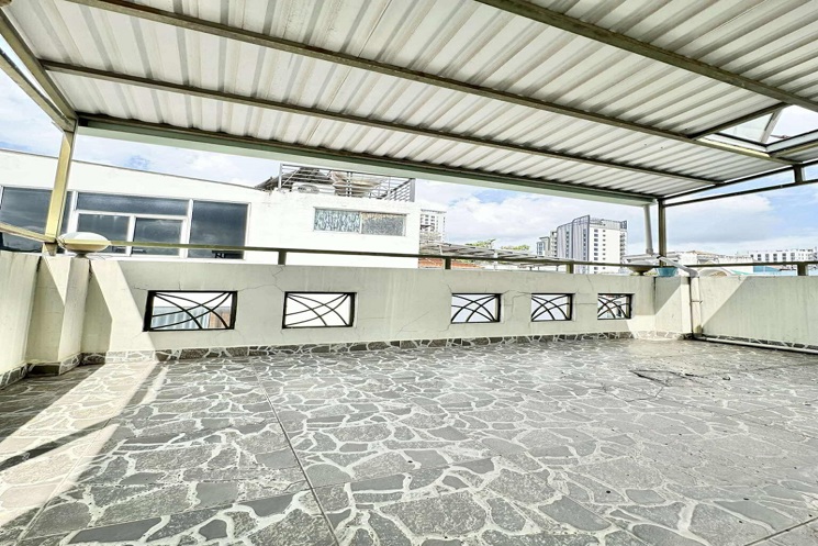 Bán nhà hẻm 4m Cao Thắng, P17, Phú Nhuận, 42m2, 5 tầng, 6 phòng cho thuê