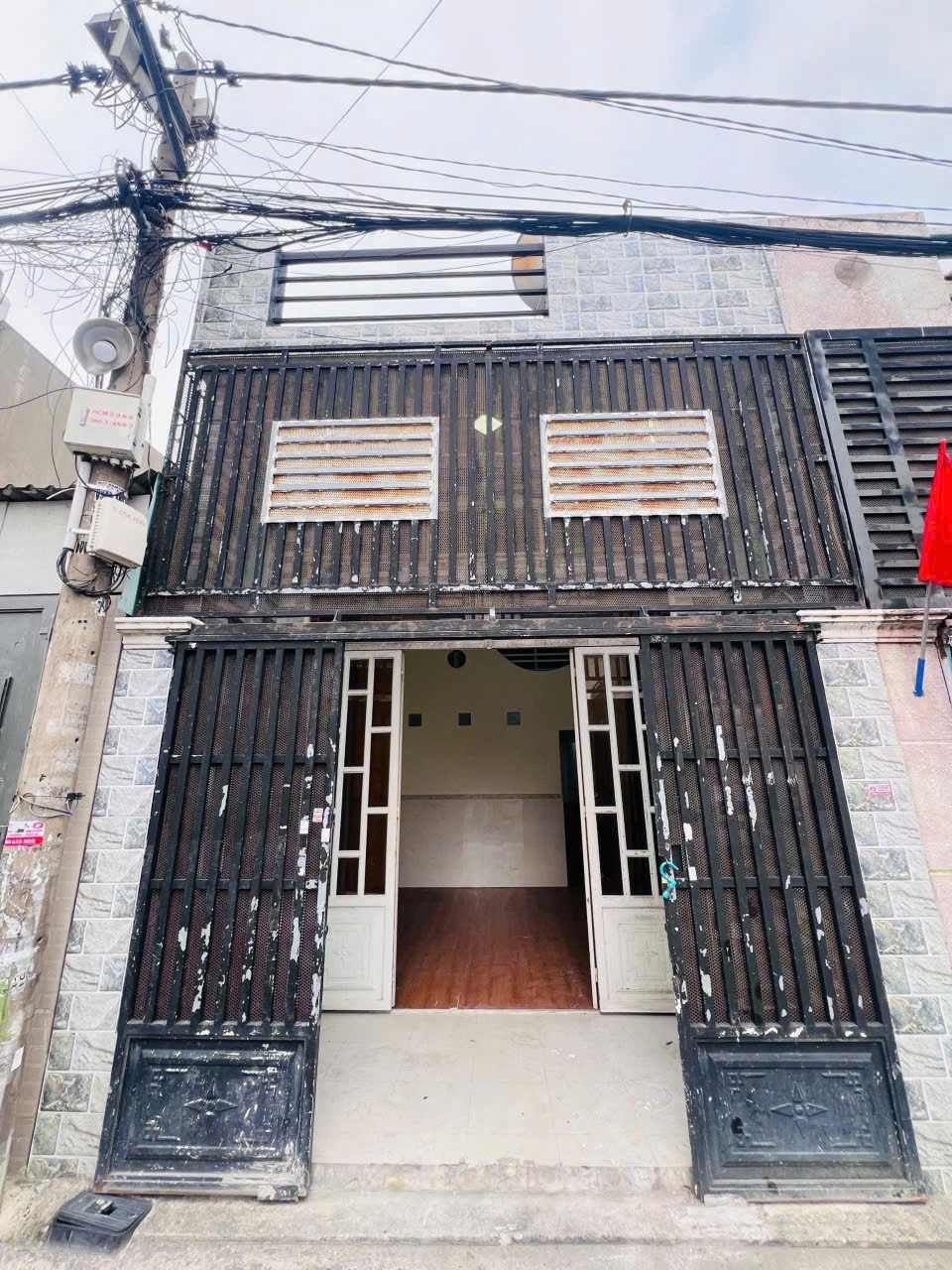 Nhà Sổ Hồng Riêng Quận 12: 1 Trệt 1 Lửng, 4x14m, Giá 3.75 Tỷ
