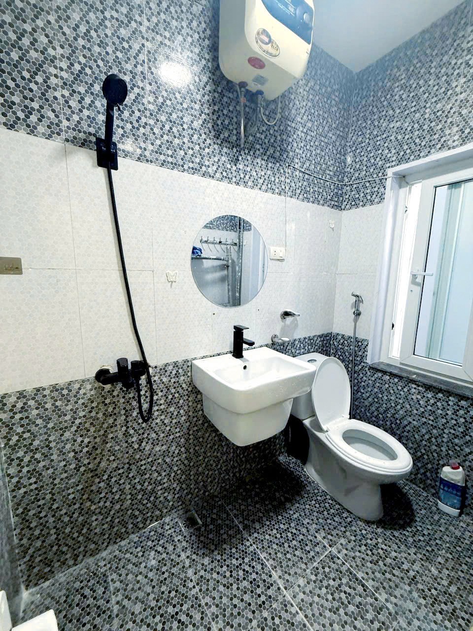 Cho Thuê Căn Hộ Tập Thể Trần Quý Cáp - 4.8 Triệu/Tháng