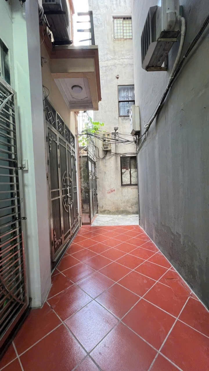 🏡 Nhà Minh Khai 42m² Lô Góc Nở Hậu - Giá 8** Tỷ - Full Nội Thất
