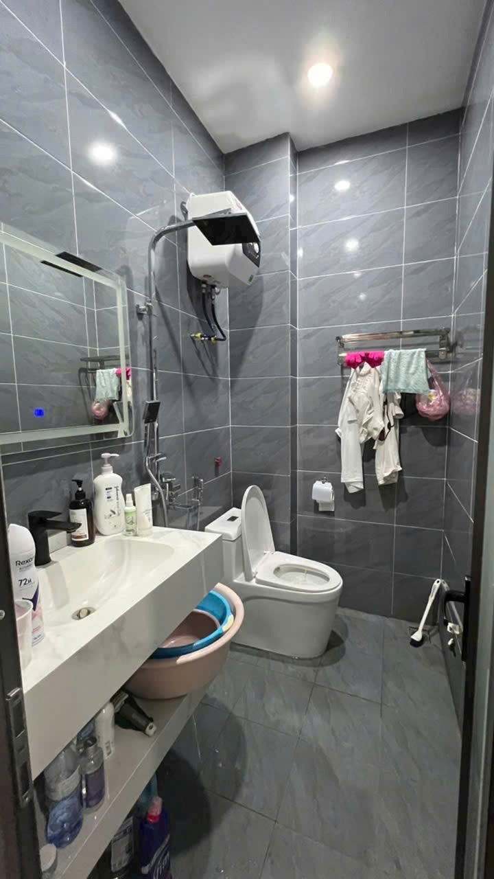🏡 Nhà Minh Khai 42m² Lô Góc Nở Hậu - Giá 8** Tỷ - Full Nội Thất