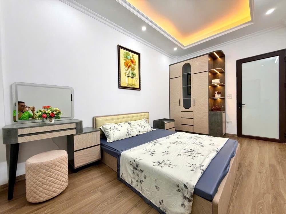 Bán nhà Minh Khai, 40m2, lô góc, ô tô tránh, kinh doanh đỉnh, giá chỉ 1x tỷ