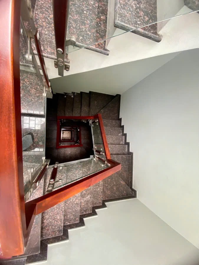 Nhà 4 Tầng, Hẻm 10m Nguyễn Hữu Tiến - 86m2, Giá Tốt