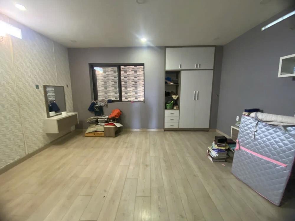 Nhà 4 Tầng, Hẻm 10m Nguyễn Hữu Tiến - 86m2, Giá Tốt