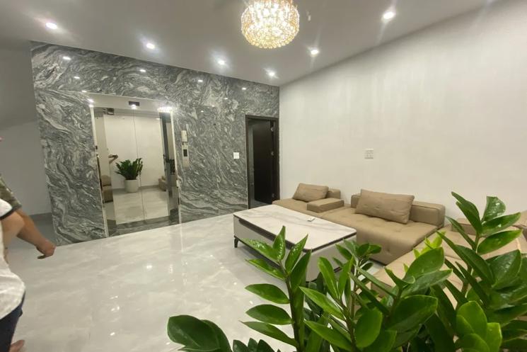 NHÀ MƯỚI FULL NỘI THẤT Ngọc Lâm 36/70 m2 X 6 Tầng X 10.05 Tỷ Long Biên Hà Nội