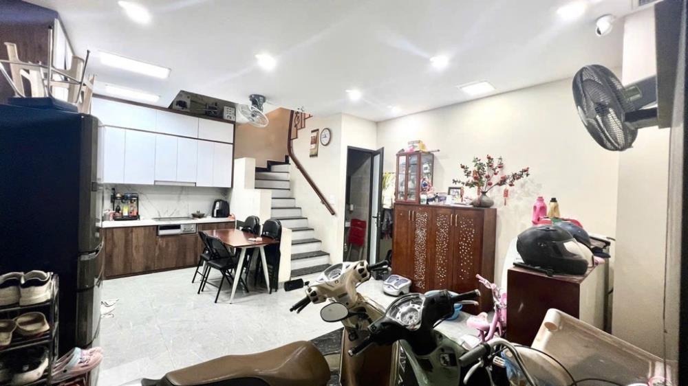 Nhà Đẹp Tôn Đức Thắng, Đống Đa: 33m2, 5 Tầng, Giá 6.95 Tỷ - Ngõ Ba Gác