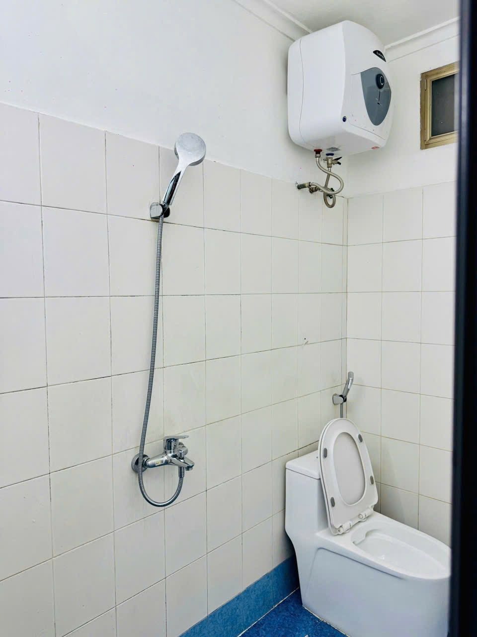 Cầu Giấy - Nhà Phân Lô 5 Tầng, 30m2, 8.5 tỷ - Vị trí Đắc Địa, Tiện Ích Vượt Trội
