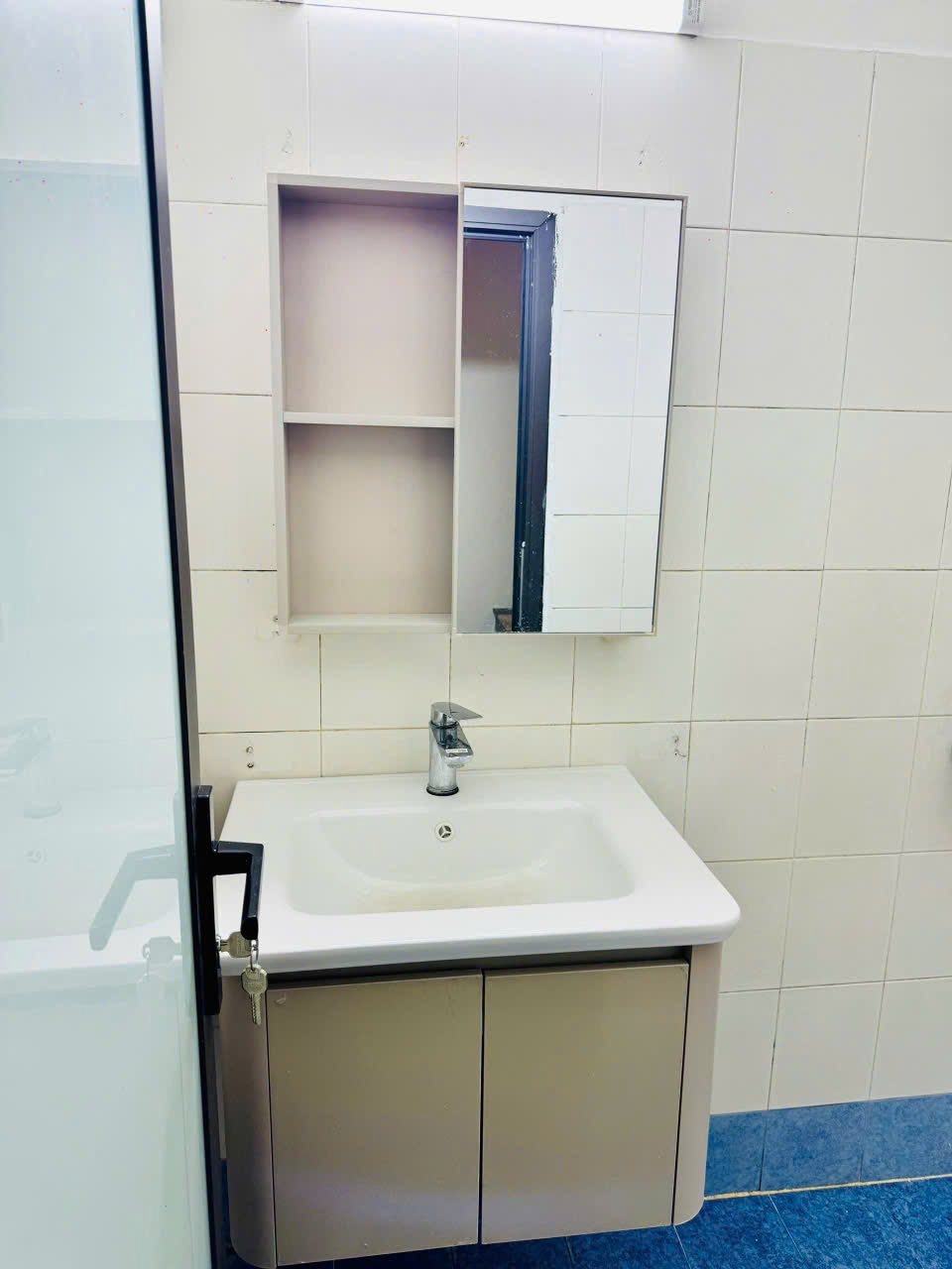 Cầu Giấy - Nhà Phân Lô 5 Tầng, 30m2, 8.5 tỷ - Vị trí Đắc Địa, Tiện Ích Vượt Trội
