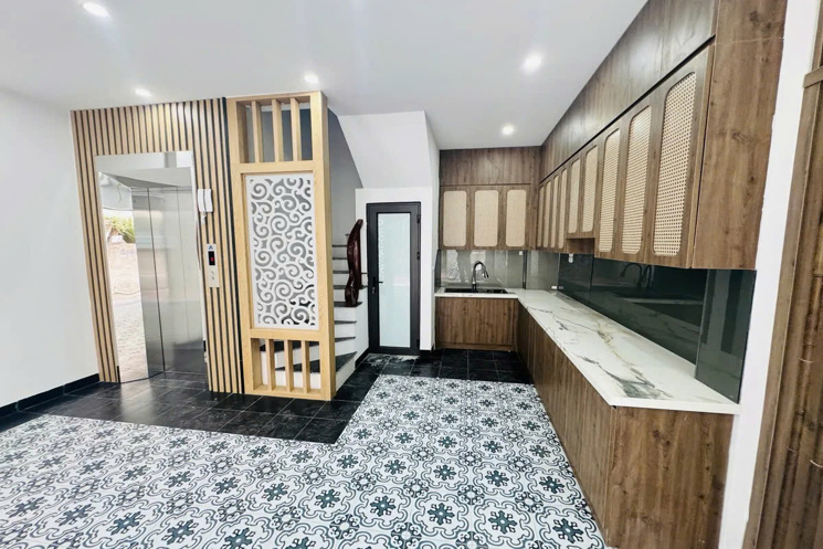 NHÀ ĐẸP MỚI Ô TÔ VÀO NHÀ Phố Trường Lâm 40m2 X 6 tầng,mặt tiền 5m, 9.2 tỷ Long Biên