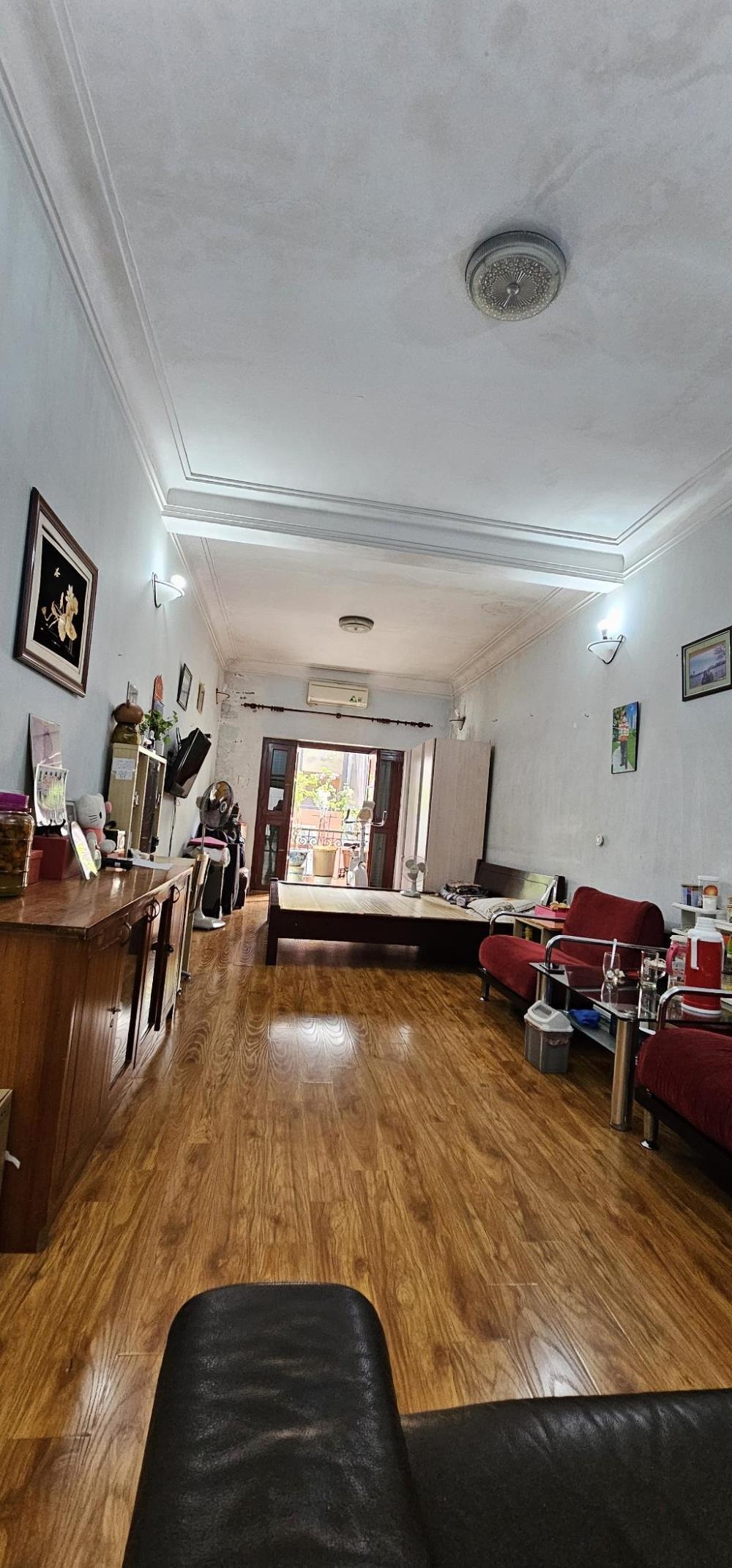 Nhà Mặt Phố Đống Đa - Kinh Doanh Sầm Uất - Giá 30.8 Tỷ