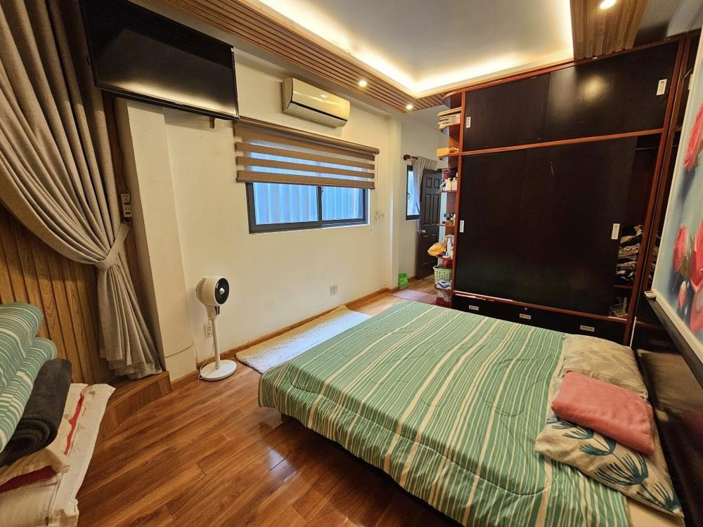 Bán nhà 4 tầng thang máy, 38m2, Quận 10 - 8.4 tỷ