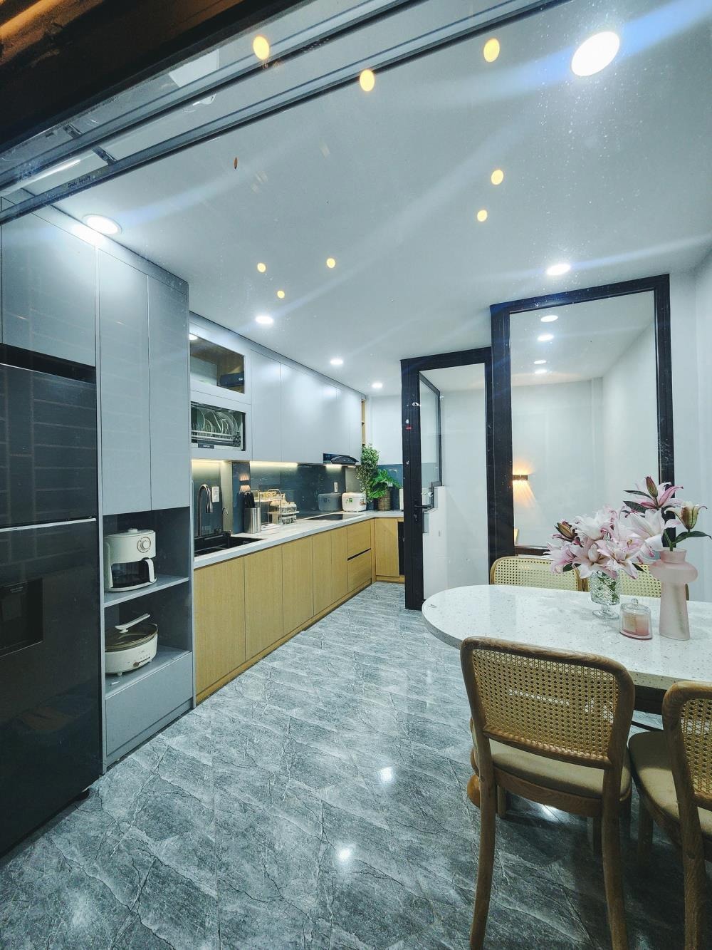Bán tòa nhà 8 tầng trung tâm Hai Bà Trưng, ngõ ô tô, kinh doanh siêu lợi nhuận