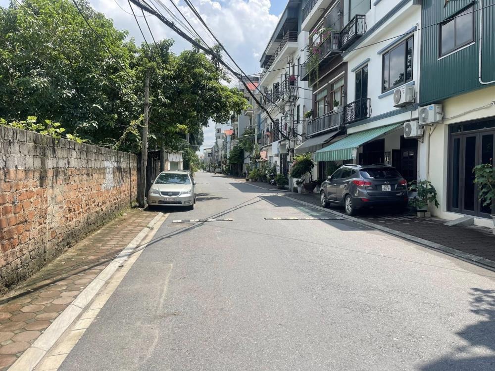 Bán nhà 4 tầng, 47m2, 2 mặt ngõ ô tô, Gia Lâm, Giá 2.x tỷ
