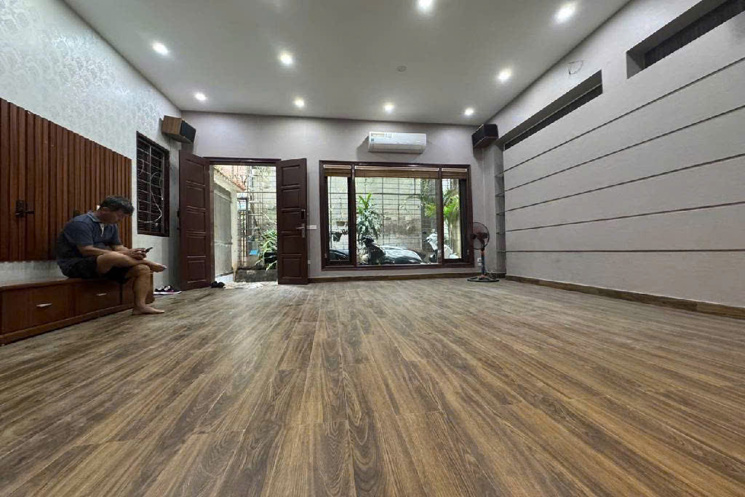 (Hiếm) Nhà phố Tây Hồ- Quảng An, nhà dân xây - phố người nước ngoài ở , 73m2 giá 19 tỷ