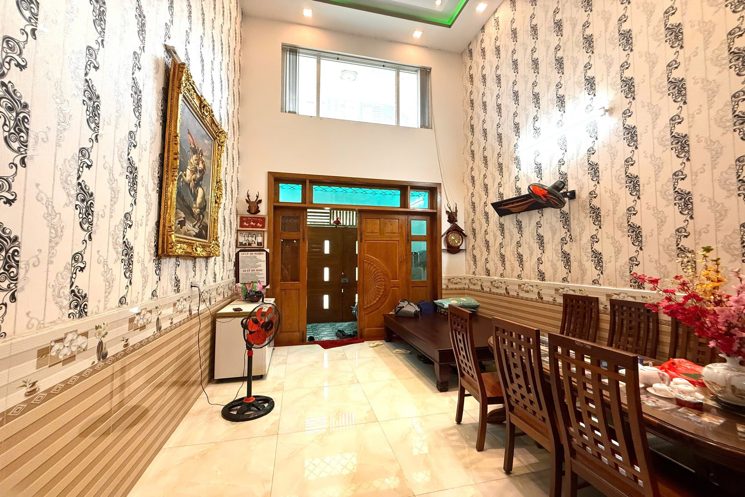 Nhà Đẹp Khu Đồng Bộ Gần CV Làng Hoa