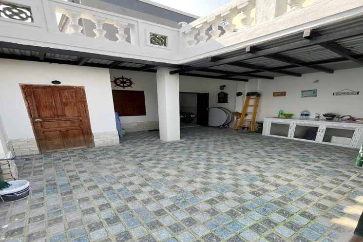 BÁN NHÀ CĂN GÓC CẤP 4 CÓ GÁC LỬNG HẺM Ô TÔ HOÀ TRUNG PHƯỜNG BẮC NHA TRANG