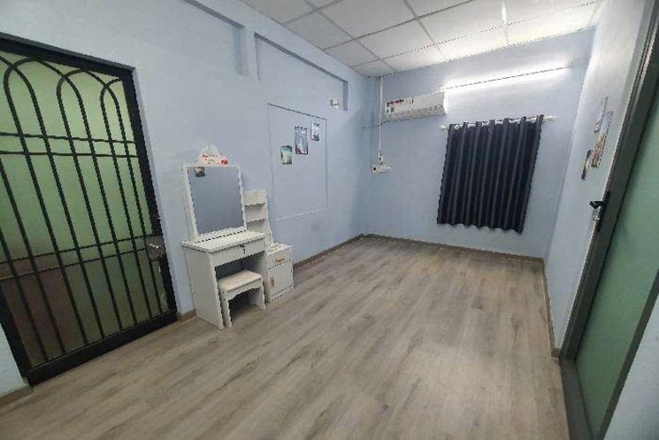 Nhà 3 tầng 20.3m2 – Ni Sư Huỳnh Liên Q10