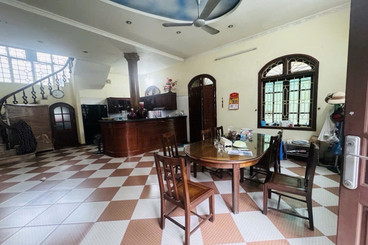 🌿 BÁN BIỆT THỰ SÂN VƯỜN ĐẸP - KHU NGOẠI GIAO ĐOÀN, XUÂN ĐỈNH 🌿

✨ Diện tích: 275m² x 3 tầng