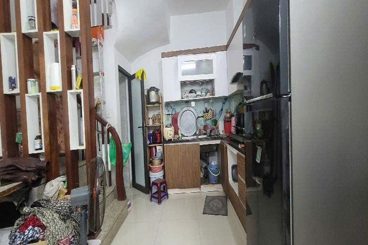 CHÍNH CHỦ BÁN CĂN LẠC LONG QUÂN 35M,4 TẦNG ,LÔ GÓC.CHÀO:6,2 TỶ
