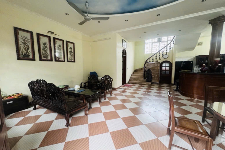 CHÍNH CHỦ BÁN CĂN LẠC LONG QUÂN 35M,4 TẦNG ,LÔ GÓC.CHÀO:6,2 TỶ