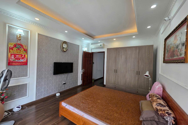 Bán nhà Cổ Linh 50m 5 tầng ô tô kinh  doanh giá 13.8 tỷ