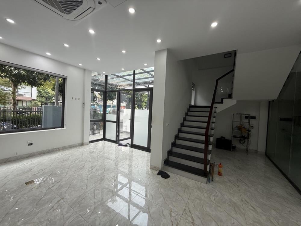 Bán Biệt Thự Phố Trịnh Văn Bô 150m2, 5 Tầng, Giá 33.5 Tỷ - Vị Trí VIP