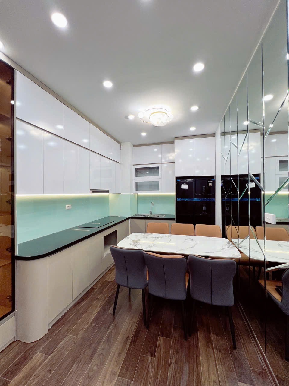 Chung Cư Thành Thái: Căn 86m² Full Nội Thất, View Công Viên, Giá 7.3 Tỷ