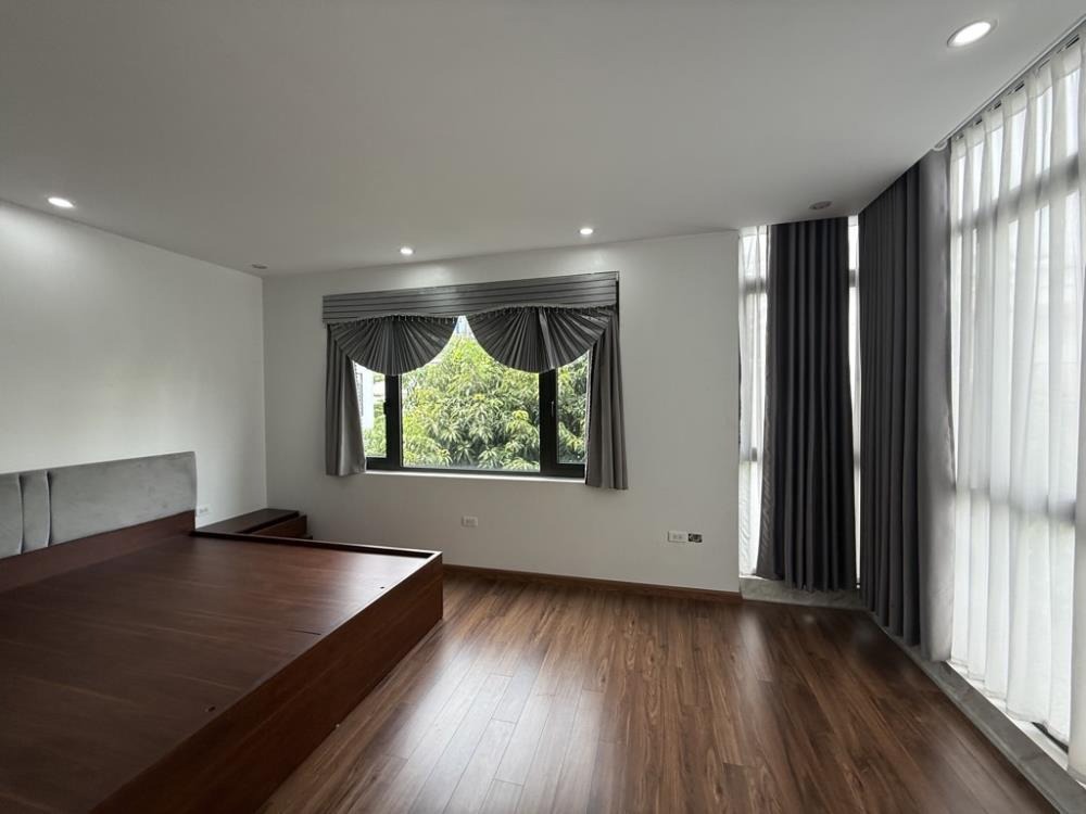 Bán Biệt Thự Phố Trịnh Văn Bô 150m2, 5 Tầng, Giá 33.5 Tỷ - Vị Trí VIP
