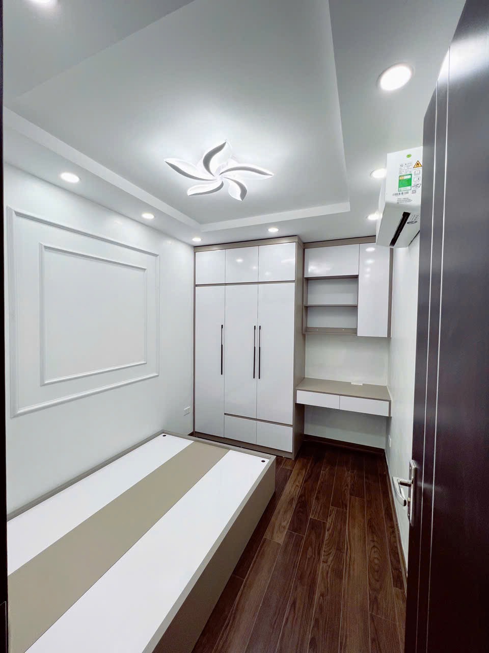 Chung Cư Thành Thái: Căn 86m² Full Nội Thất, View Công Viên, Giá 7.3 Tỷ