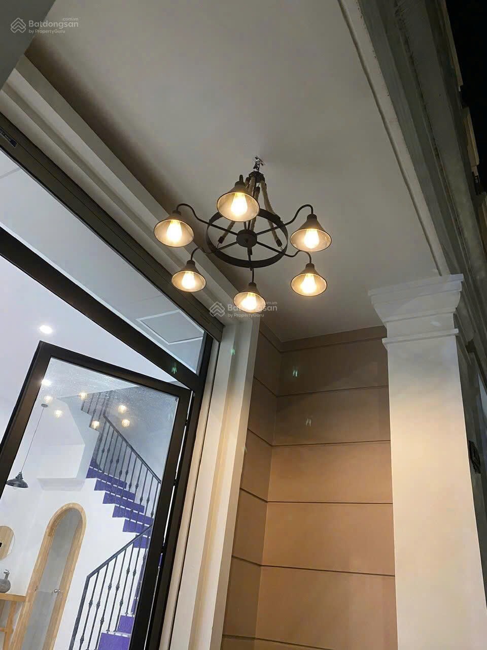 Cho Thuê Nhà Phố VinHomes Grand Park Quận 9 - 5 Tầng, Đầy đủ tiện nghi
