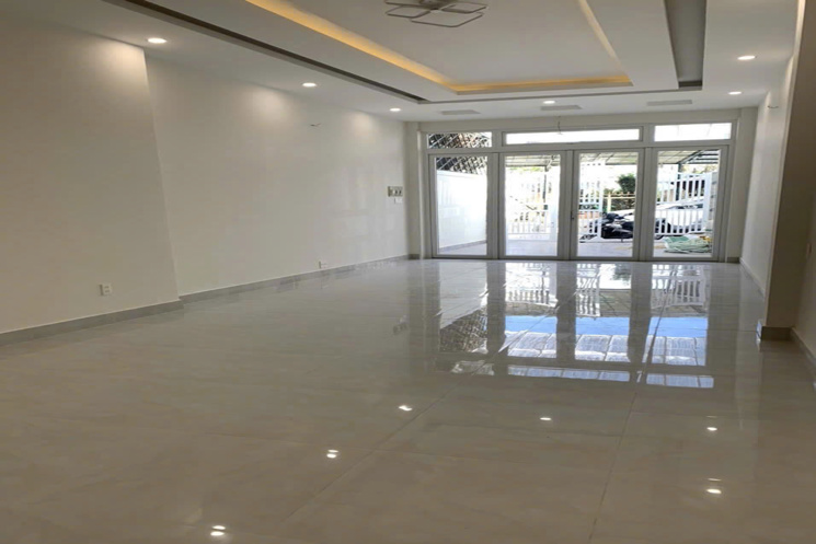 BÁN NHÀ 5PN GẦN TRƯỜNG NGUYỄN DU P2 ĐÀ LẠT - 5PN, SÂN ĐẬU 2 Ô TÔ - 9.3 TỶ