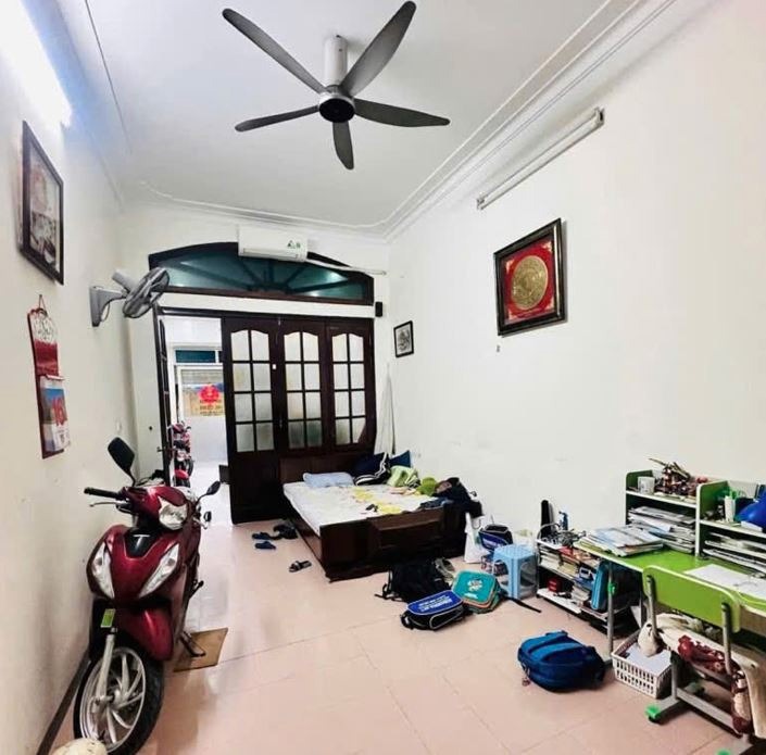 Bán Nhà Mặt Phố Mai Dịch 70m² - 4 Tầng, Giá 23.5 Tỷ - Vị Trí Đắc Địa