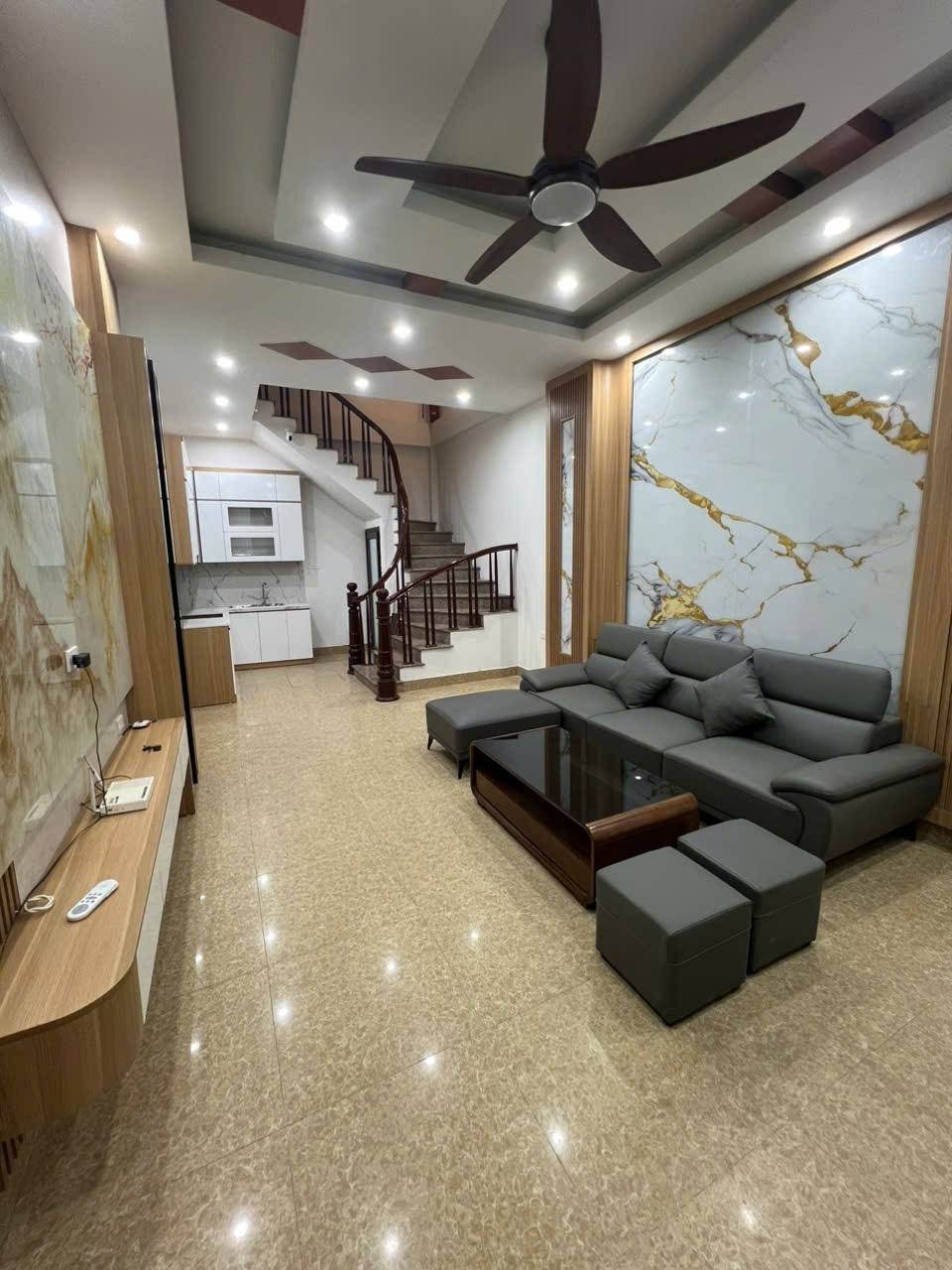 Căn Nhà Đẹp Giá Tốt Tại Tố Hữu - 8.65 Tỷ Full Nội Thất