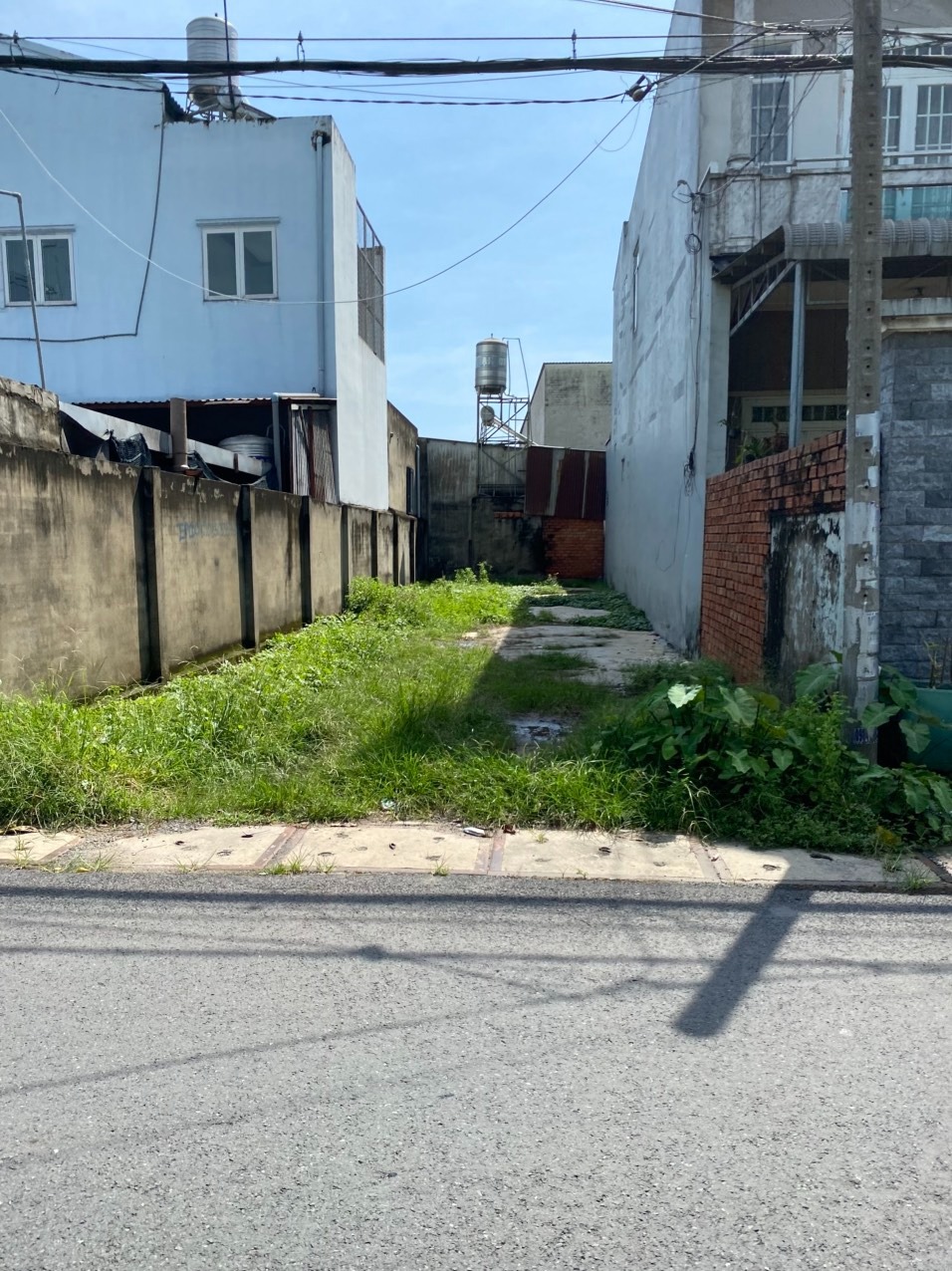 Bán Gấp Lô Đất 150m2 Bà Điểm Hóc Môn - Giá 1.3 Tỷ - Ngộp Ngân Hàng