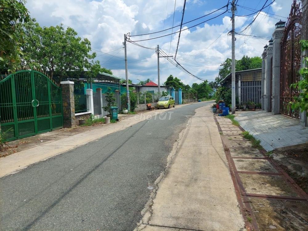 Bán Gấp Lô Đất 150m2 Bà Điểm Hóc Môn - Giá 1.3 Tỷ - Ngộp Ngân Hàng