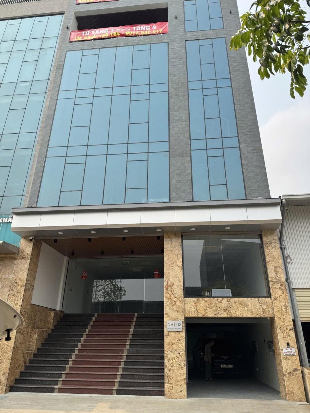 Chính chủ cho thuê tòa nhà văn phòng 4 tầng, 130m2/tầng, mặt tiền 9.5m, Thanh Trì, Hà Nội