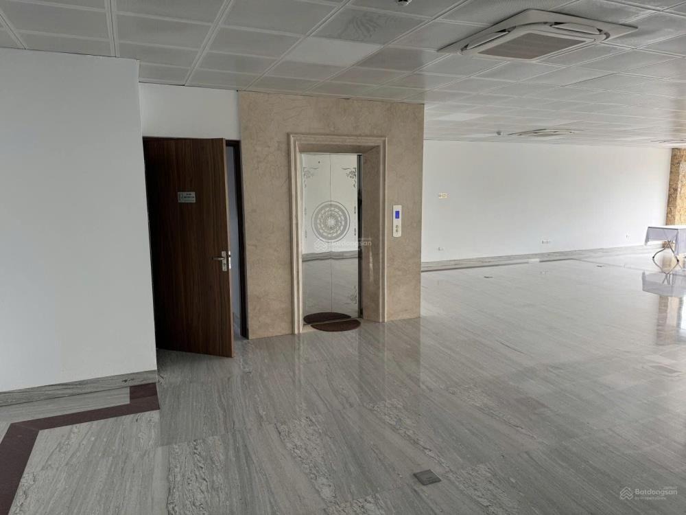 Chính chủ cho thuê tòa nhà văn phòng 4 tầng, 130m2/tầng, mặt tiền 9.5m, Thanh Trì, Hà Nội