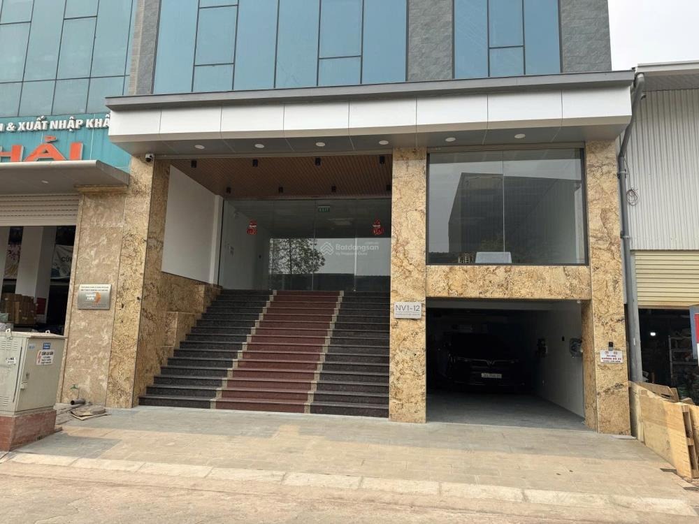 Chính chủ cho thuê tòa nhà văn phòng 4 tầng, 130m2/tầng, mặt tiền 9.5m, Thanh Trì, Hà Nội