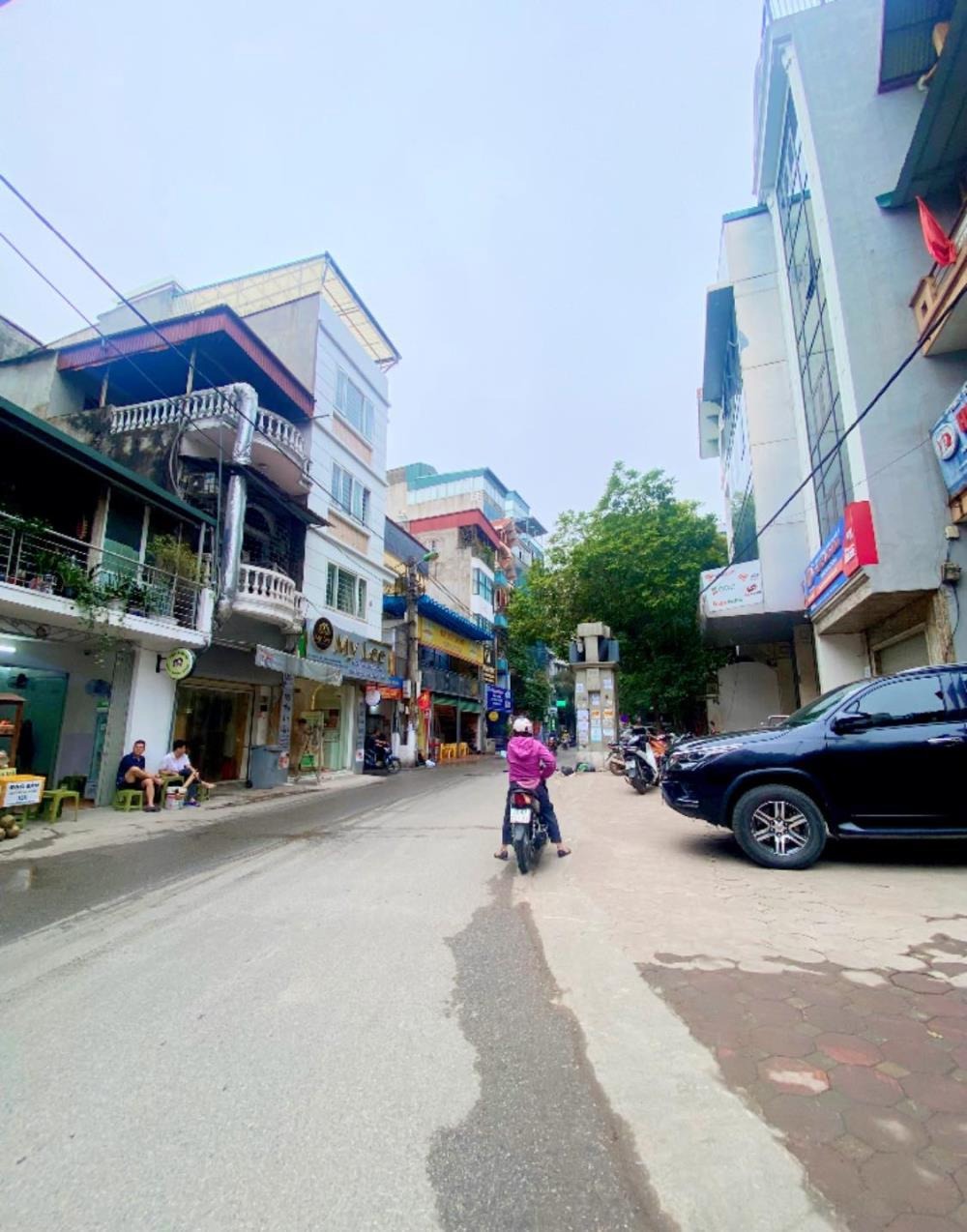 Mặt phố Hoàng Ngân Thanh Xuân - Lô Góc 70m2, 4 Tầng, MT 5.5m - Giá Bán Gấp