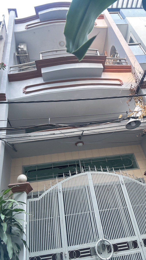 Bán nhà Tân Phú - 40m2, 3 tầng, 5.7 tỷ - Vườn Lài - Sổ Hồng Riêng