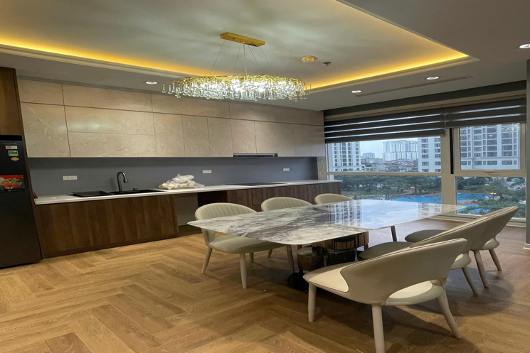 Bán Căn Hộ Cao Cấp Royal City R2 – 181m² – Tầng Thấp – 4PN – Ban Công Tây Nam – Đông Nam