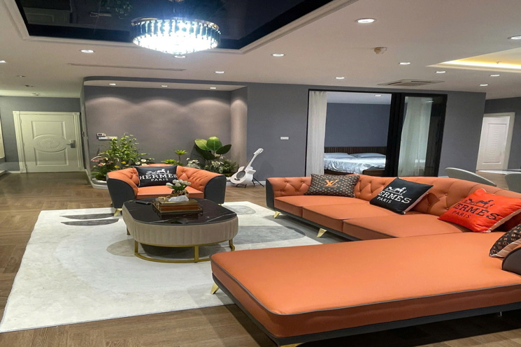 Bán Căn Hộ Cao Cấp Royal City R2 – 181m² – Tầng Thấp – 4PN – Ban Công Tây Nam – Đông Nam