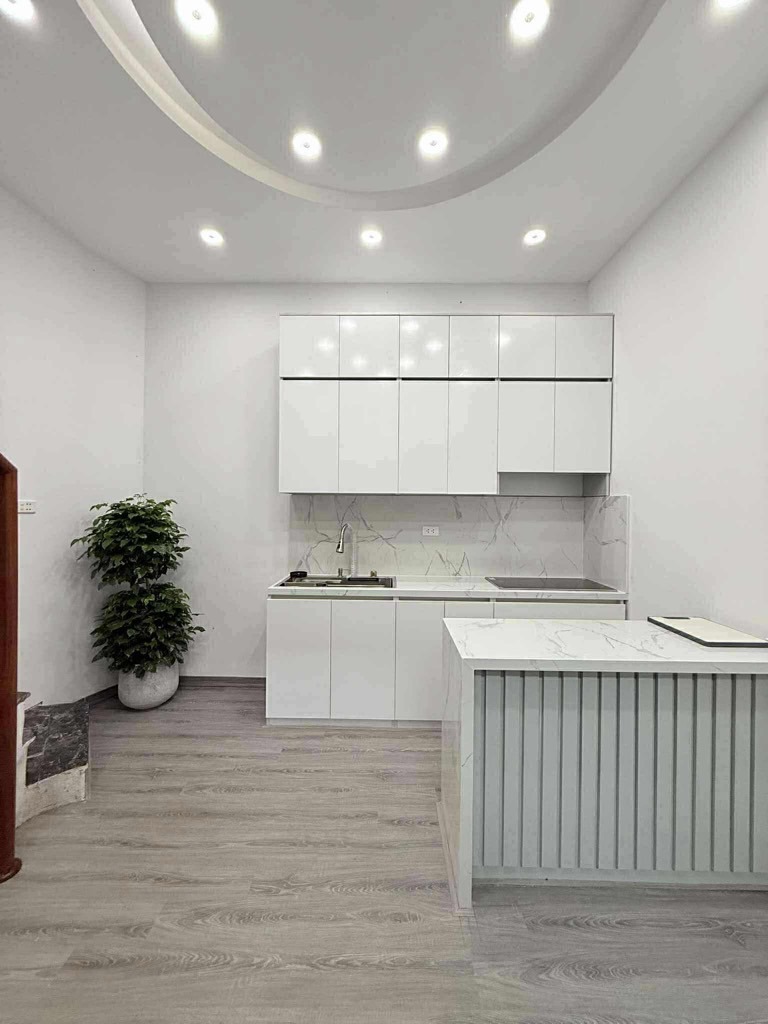 Bán Nhà Lô Góc 2 Mặt Thoáng, Minh Khai - 5 Tầng, Giá 5.6 Tỷ