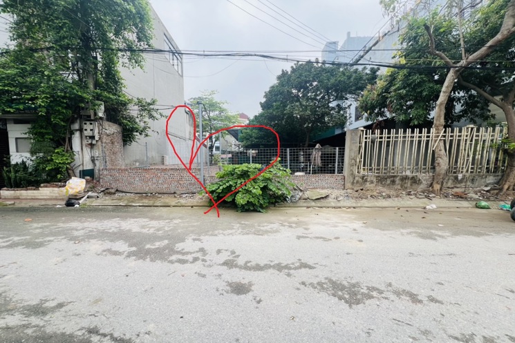 BỒ ĐỀ,LONG BIÊN 30tỷ 115m MẶT PHỐ VỈA HÈ KINH DOANH CHO THUÊ,VĂN PHÒNG