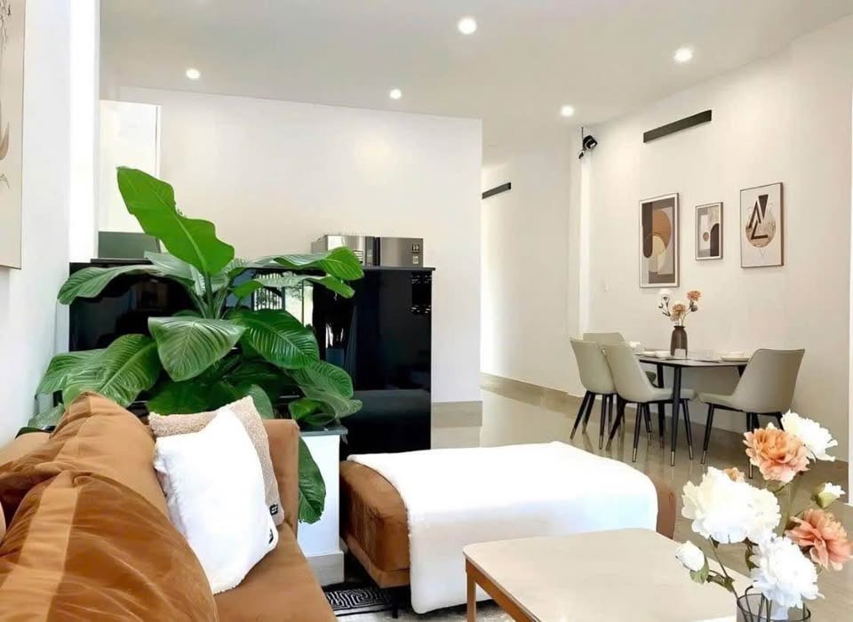 Bán Nhà Gần UBND P. Phú Hữu, Q9 - 70m², Nở Hậu, Giá 4 tỷ